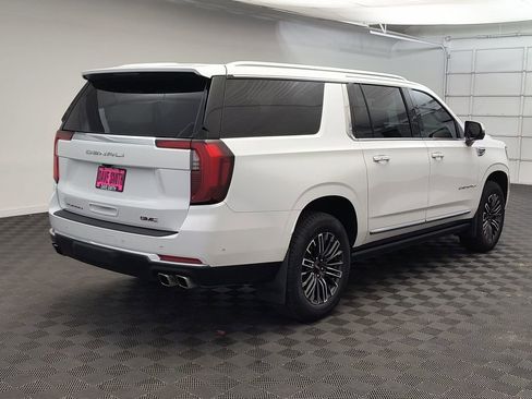 Used 2025 GMC Yukon XL Denali w/ Sun & Power Step Package image 8