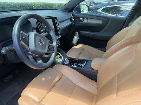 Used 2020 Volvo XC40 T5 Inscription w/ Protection Package Premier AWD/4WD image 4