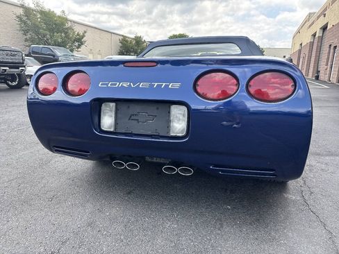Used 2004 Chevrolet Corvette Convertible w/ Preferred Equipment Group RWD image 18