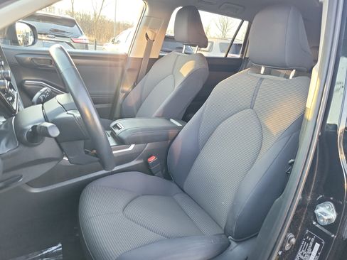 Certified 2021 Toyota Highlander LE image 19