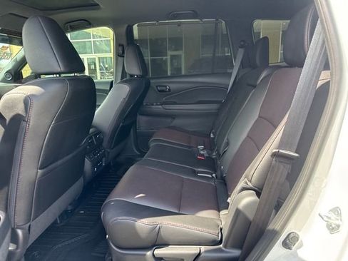 Certified 2025 Honda Passport Black Edition image 20