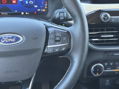 Used 2022 Ford Escape Titanium w/ Titanium Elite Package image 9