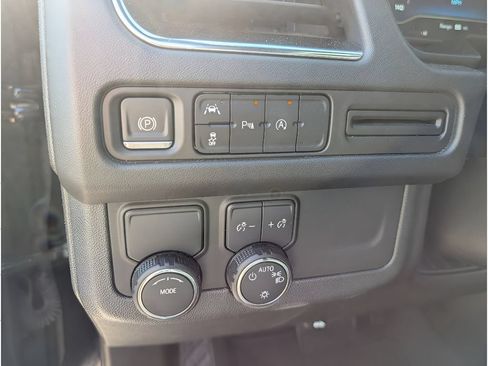 Used 2024 Chevrolet Tahoe Premier RWD image 18
