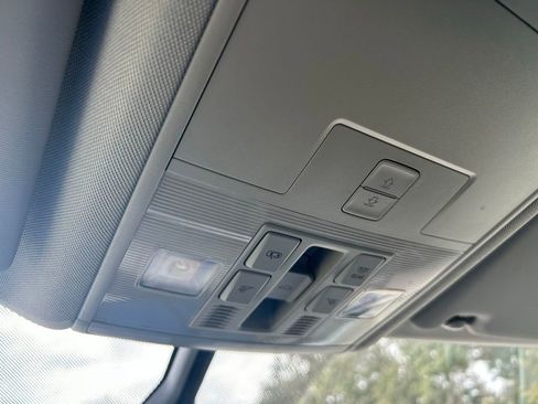 Used 2023 Volkswagen Atlas SE w/ Panoramic Sunroof Package image 55