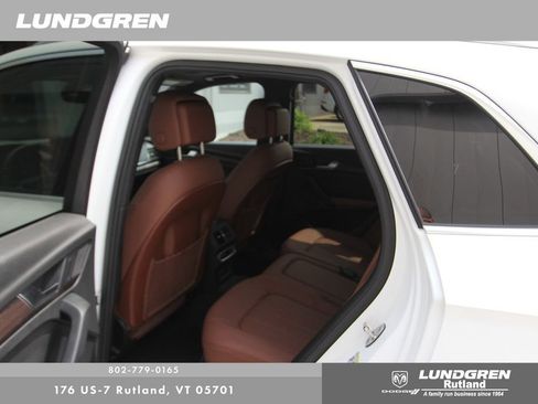 Used 2023 Audi Q5 2.0T Premium w/ Convenience Package AWD/4WD image 9