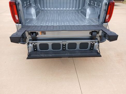 Used 2026 GMC Sierra 1500 SLT w/ SLT Premium Package AWD/4WD image 6