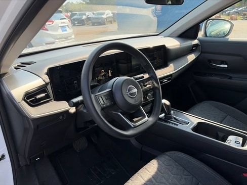 Used 2025 Nissan Kicks SV FWD image 24