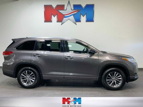 Used 2018 Toyota Highlander XLE image 1