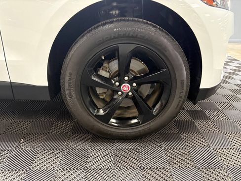 Used 2020 Jaguar F-PACE Premium image 17