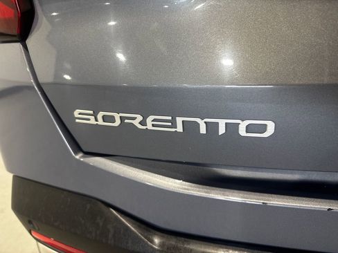 Used 2024 Kia Sorento S FWD image 32