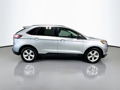 Used 2020 Ford Edge SE FWD image 5