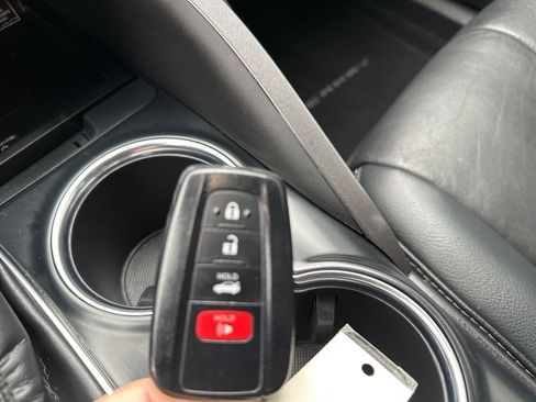 Used 2019 Toyota Camry XSE image 39