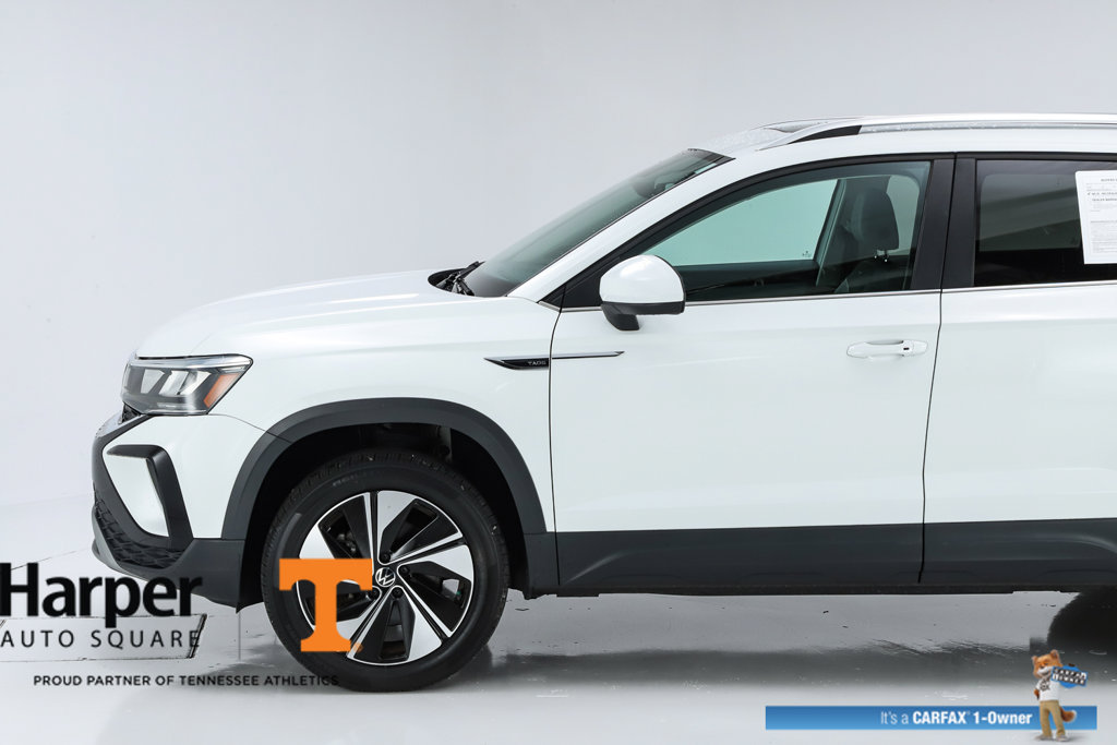 Used 2023 Volkswagen Taos SE w/ Panoramic Sunroof Package AWD/4WD image 3