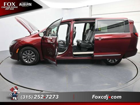 Used 2019 Chrysler Pacifica Touring-L Plus FWD image 40