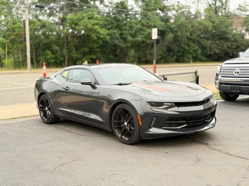 Used 2017 Chevrolet Camaro LT RWD image 5