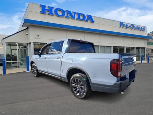 Certified 2024 Honda Ridgeline Sport image 6