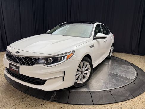 Used 2017 Kia Optima EX w/ Premium Package FWD image 3