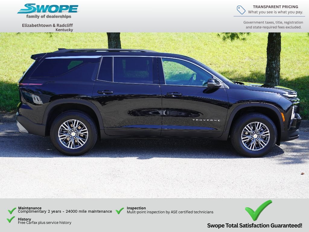 Used 2025 Chevrolet Traverse LT FWD image 2
