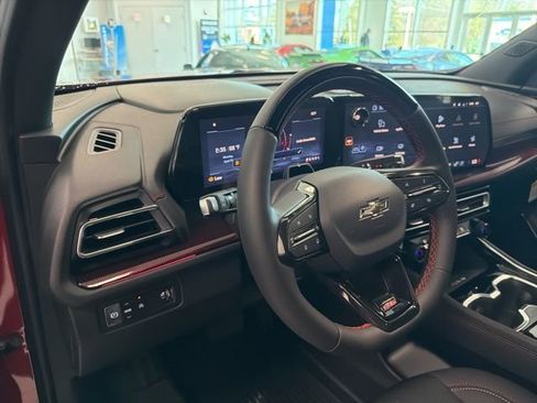 New 2026 Chevrolet Traverse RS w/ LPO, Floor Liner Package FWD image 17
