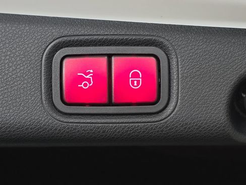 Used 2022 Mercedes-Benz E 350 Sedan image 31