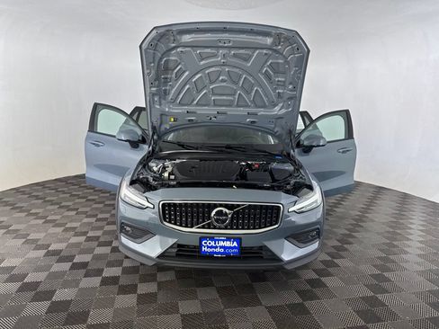 Used 2023 Volvo V60 B5 Cross Country Ultimate AWD/4WD image 15
