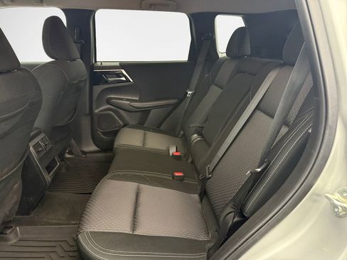 Used 2024 Mitsubishi Outlander ES AWD/4WD image 22