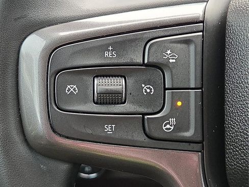 Used 2023 Chevrolet Silverado 1500 ZR2 image 17