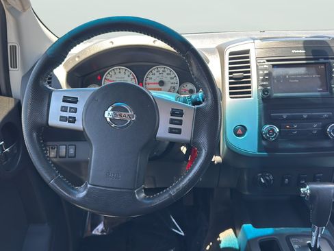 Used 2013 Nissan Xterra PRO-4X AWD/4WD image 17