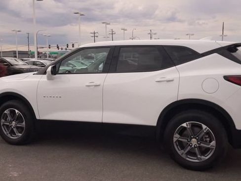 Used 2024 Chevrolet Blazer LT AWD/4WD image 7