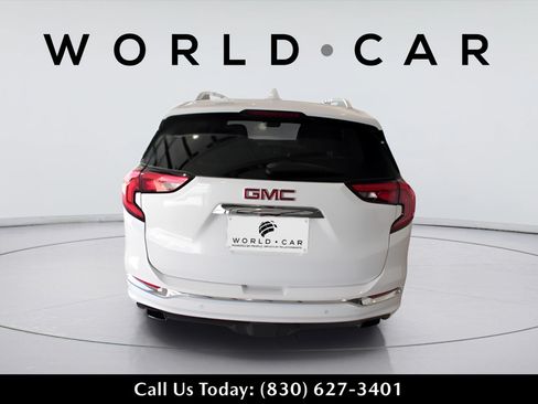 Used 2020 GMC Terrain Denali w/ Denali Premium Package FWD image 6
