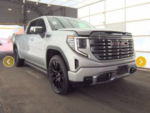 Used 2022 GMC Sierra 1500 Denali w/ Denali Reserve Package image 3