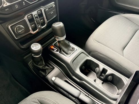 Used 2022 Jeep Gladiator Sport AWD/4WD image 20