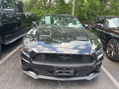 Used 2020 Ford Mustang Coupe RWD image 2