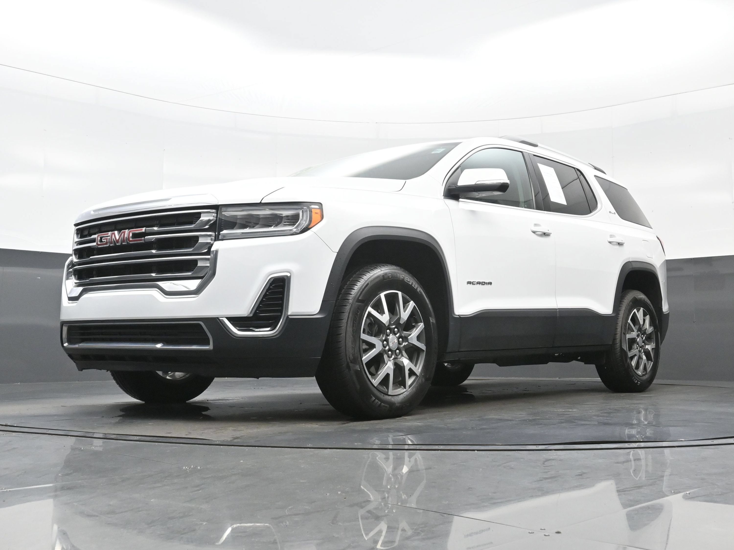 Used 2023 GMC Acadia SLE w/ Driver Convenience Package FWD image 26