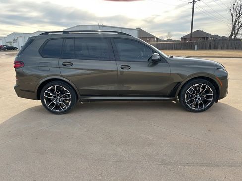 Used 2023 BMW X7 xDrive40i w/ M Sport Package image 6