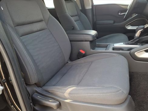 Used 2024 Nissan Frontier SV image 14