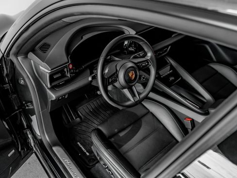 Certified 2024 Porsche Macan 4 Electric image 4