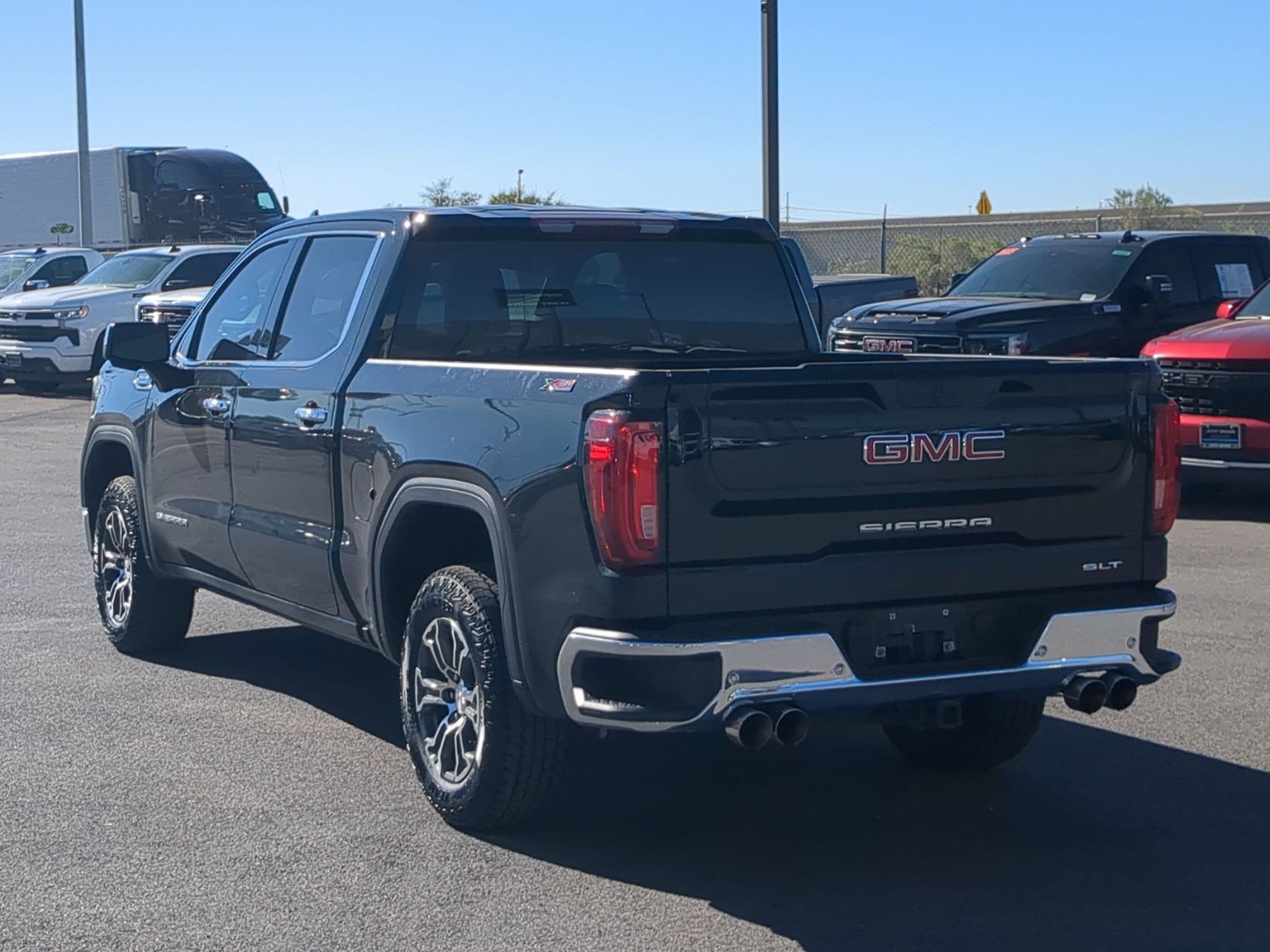 Used 2020 GMC Sierra 1500 SLT w/ Driver Alert Package I AWD/4WD image 3