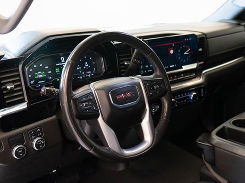 Used 2022 GMC Sierra 1500 SLT image 3