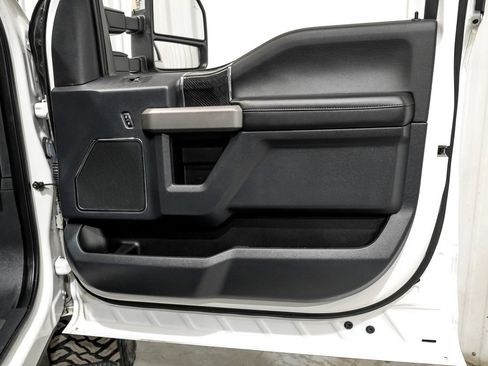 Used 2022 Ford F350 Platinum w/ FX4 Off-Road Package AWD/4WD image 45