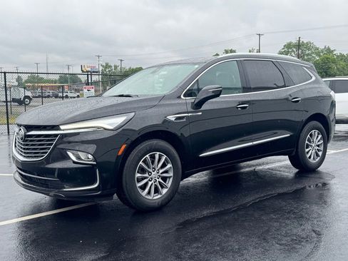 Used 2024 Buick Enclave Premium FWD image 2
