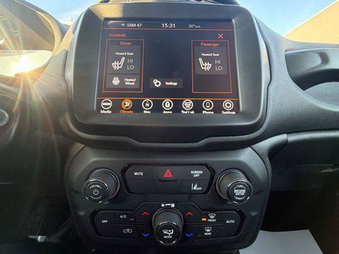 Certified 2023 Jeep Renegade Limited image 21