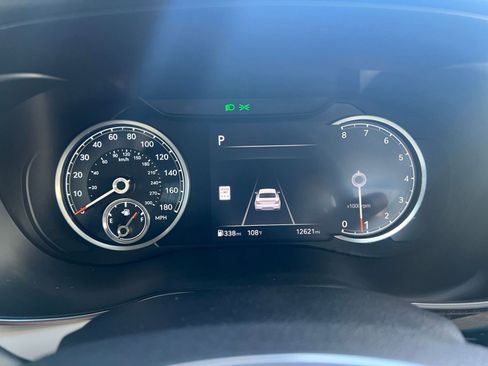 Used 2025 Genesis G70 2.5T image 40