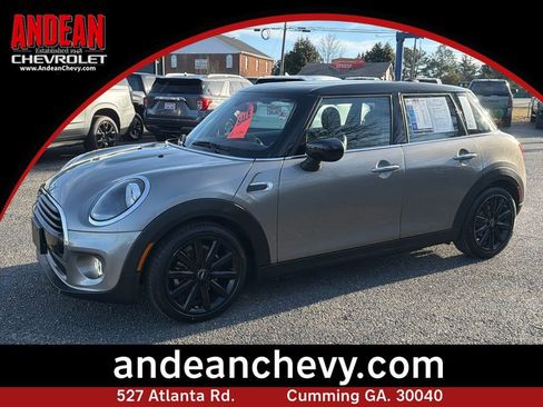 Used 2020 MINI Cooper 4-Door Hardtop image 1
