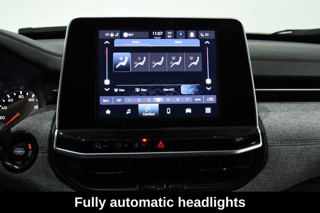 Used 2025 Jeep Compass Latitude w/ Sun & Sound Group AWD/4WD image 24