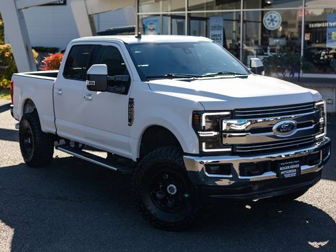 Used 2019 Ford F250 Lariat w/ Lariat Ultimate Package image 2