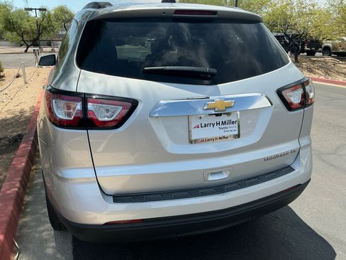 Used 2016 Chevrolet Traverse LS FWD image 21