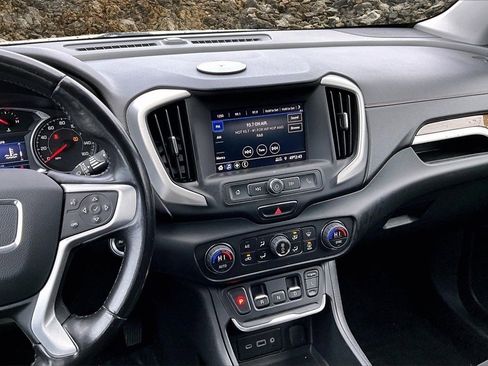Used 2020 GMC Terrain SLE w/ Driver Convenience Package image 6