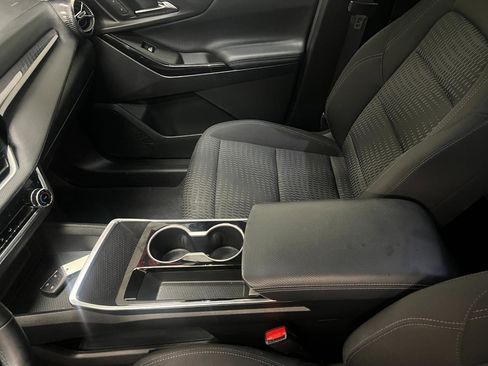 Used 2025 Chevrolet Equinox LT FWD image 27