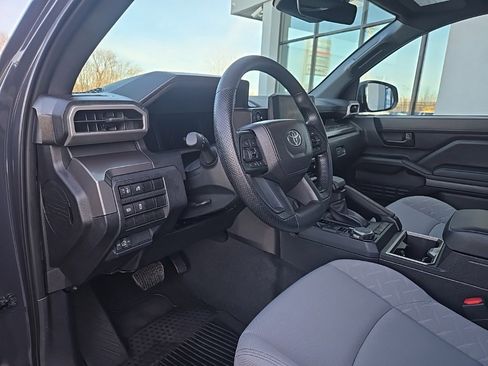 Used 2025 Toyota Tacoma SR5 image 44